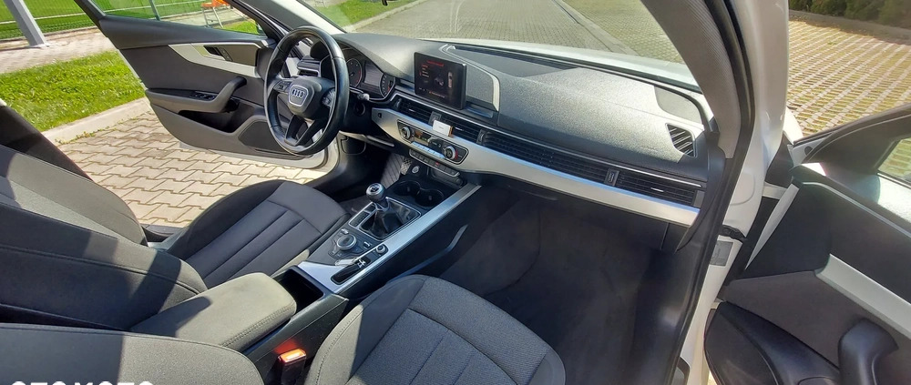 Audi A4 cena 72900 przebieg: 112000, rok produkcji 2017 z Malbork małe 277